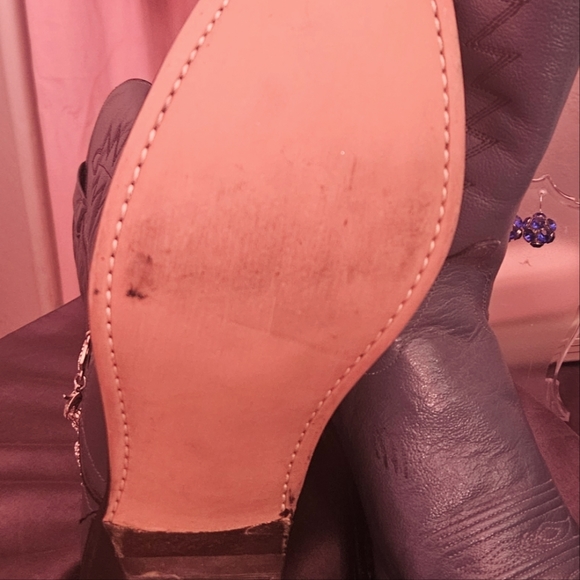 Women's Cowboy Boots - Picture 4 of 5